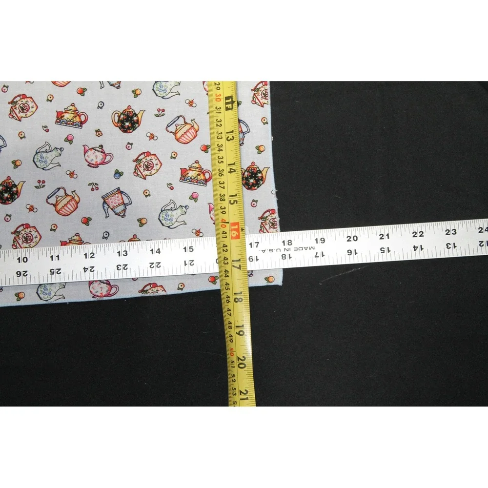Set of 4 NWT Tea Pot Print Cloth Napkins Teacups Kettles 16x18